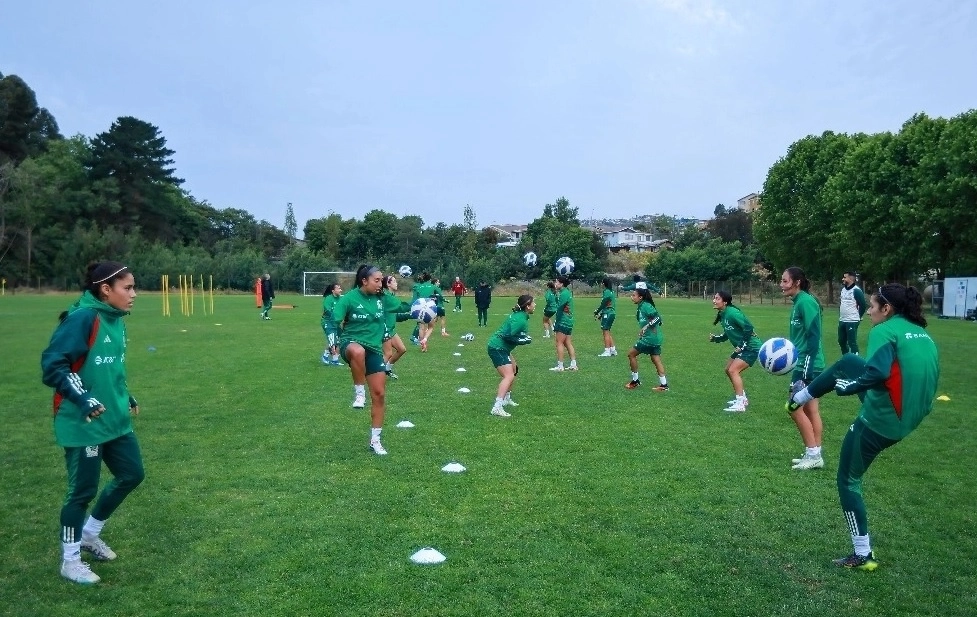 Entrenamiento de las jugadoras de la selección nacional. Foto @Miseleccionfem
