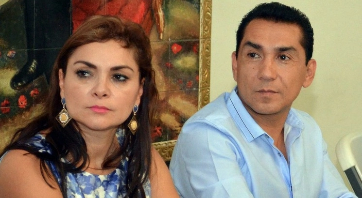 José Luis Abarca, ex presidente municipal de Iguala, Guerrero, y su esposa María de los Ángeles Pineda Villa. Foto Ap / Archivo