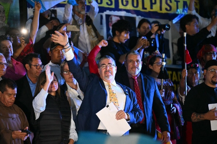 El presidente electo de Guatemala, Bernardo Arévalo, presentó un recurso ante el Tribunal Supremo para detener acciones legales contra el proceso electoral. Foto Ap / Archivo