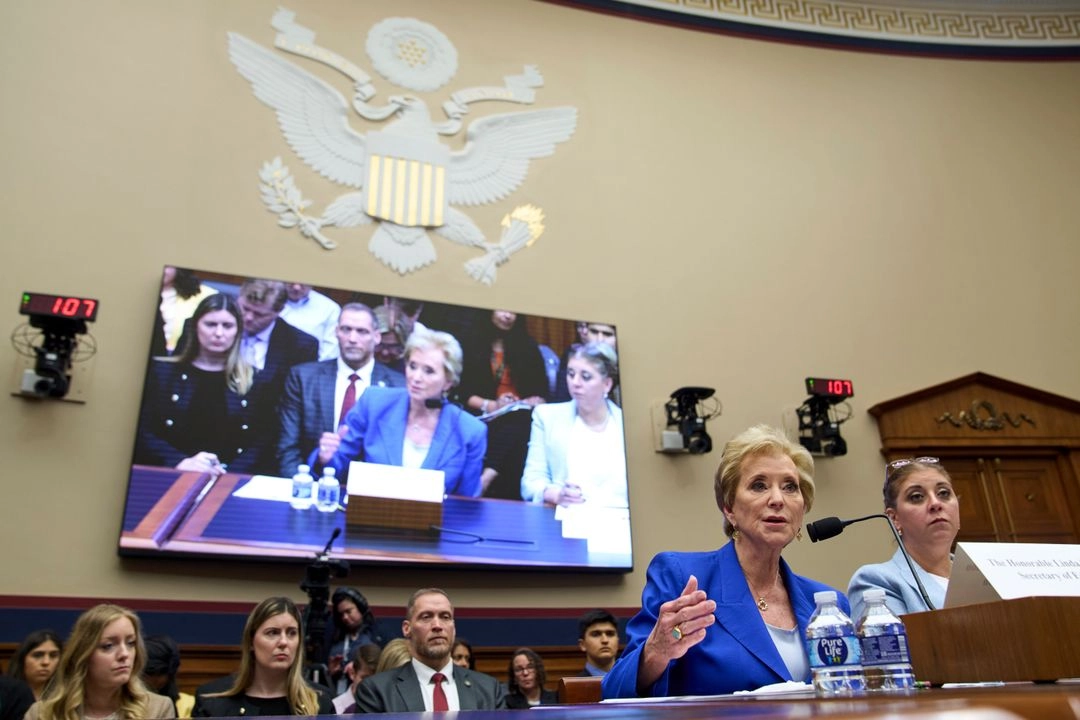 La secretaria de Educación, Linda McMahon, asiste a una audiencia del Comité de Educación y Fuerza Laboral de la Cámara de Representantes el miércoles 4 de junio de 2025 en el Capitolio de Washington. Foto