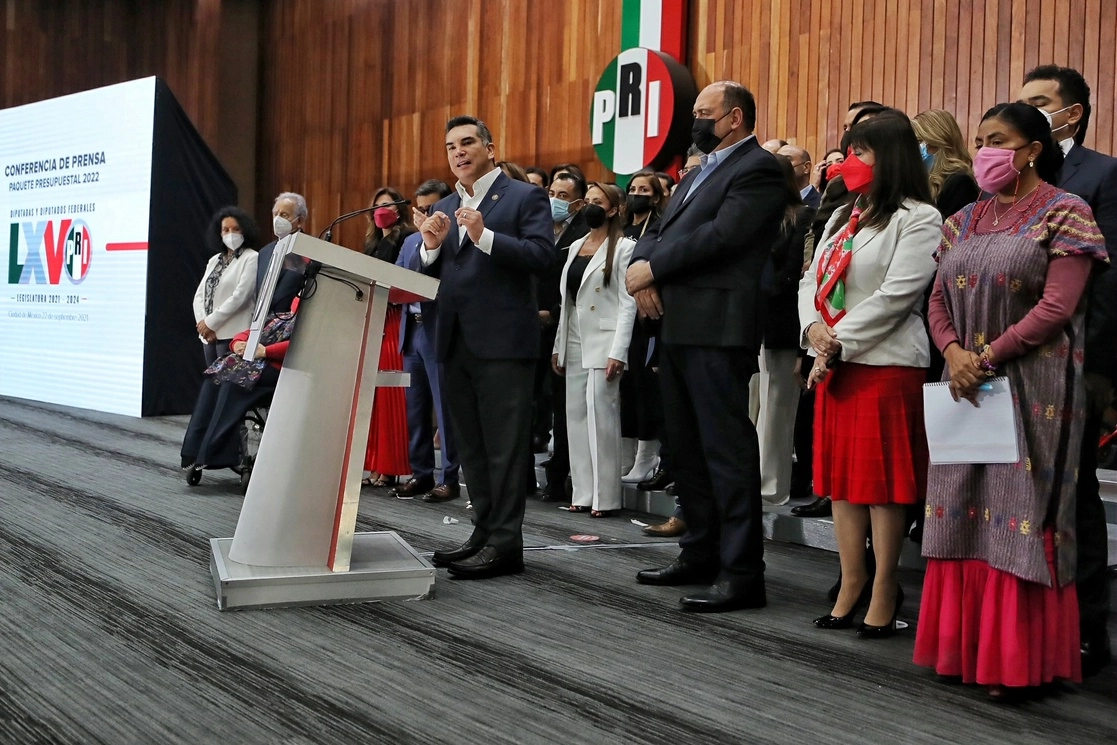 La dirigencia nacional del PRI expulsó de sus filas a militantes en Baja California que votaron por otro candidato. Foto Marco Pelaez/Archivo