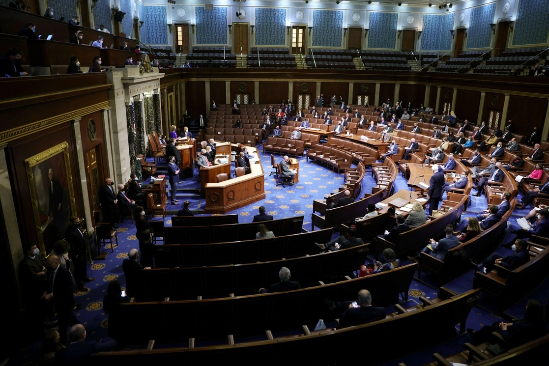 Sesión en el Capitolio antes de que irrumpieran los simpatizantes de Donald Trump. Foto Afp
