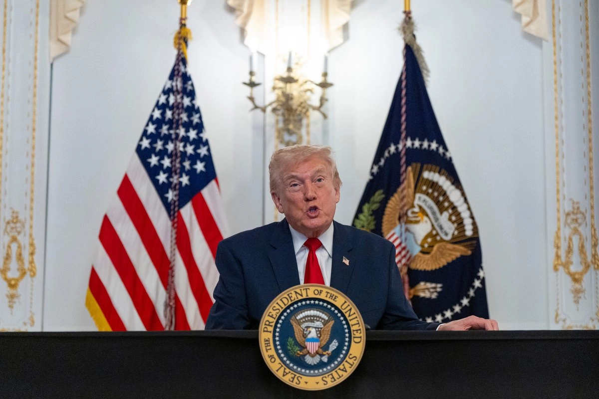 Trump sostuvo que Washington “trabaja para disuadir a Venezuela y a los narcotraficantes”, a quienes acusó de enviar “veneno” a territorio estadunidense, responsable —según él— de “matar a cientos de miles de personas al año”. Foto