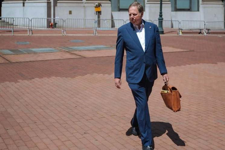 Geoffrey Berman, abogado de los Estados Unidos para el Distrito Sur de Nueva York, llega a su oficina en Nueva York. Foto Ap