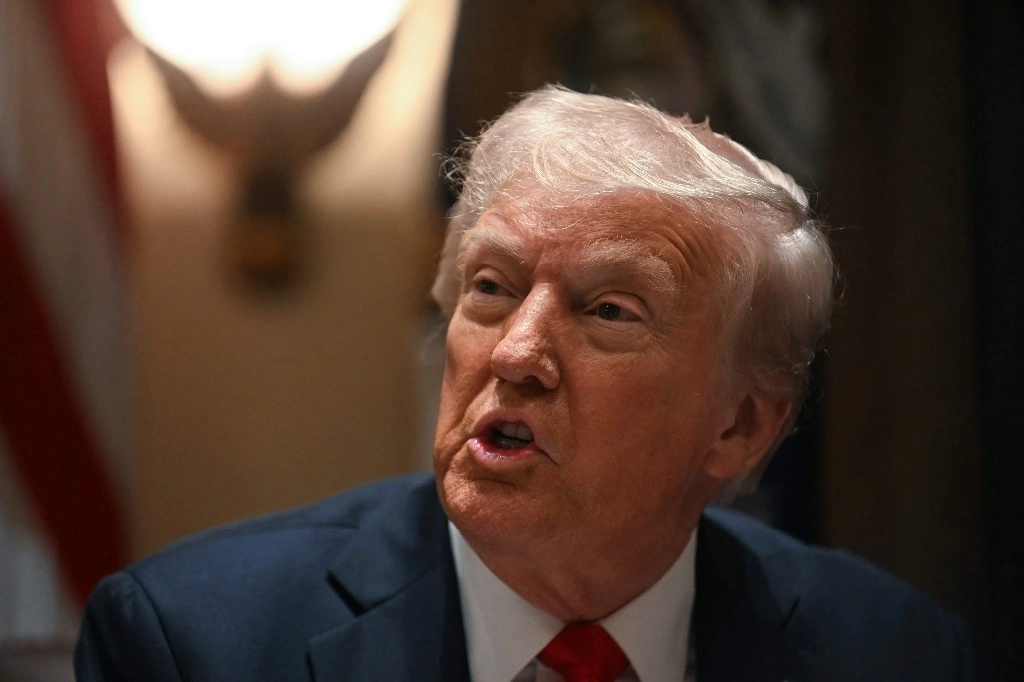 El presidente de Estados Unidos, Donald Trump, durante una reunión de gabinete en la Casa Blanca, el 26 de febrero de 2025. Foto Afp