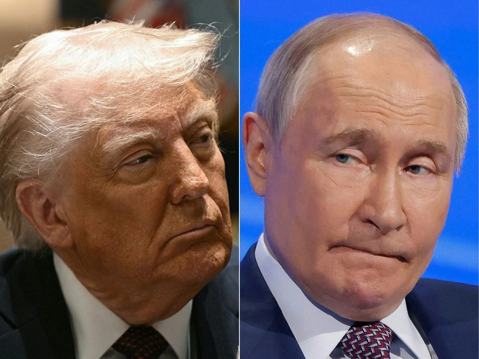 Esta combinación de imágenes, creada el 30 de marzo de 2025, muestra al presidente estadounidense Donald Trump en la Casa Blanca el 24 de marzo de 2025 en Washington, D.C., y al presidente ruso Vladimir Putin en Moscú el 18 de marzo de 2025. Foto 