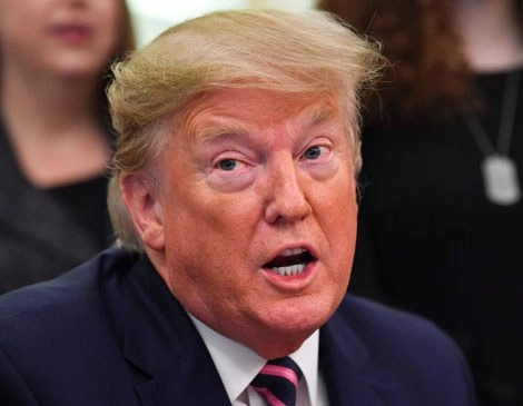 Ayer se cumplió el protocolo para que el próximo martes comience el juicio político contra el presidente Donald Trump: se dio lectura en el Senado estadunidense a los "artículos de impeachment". David Brooks, corresponsal