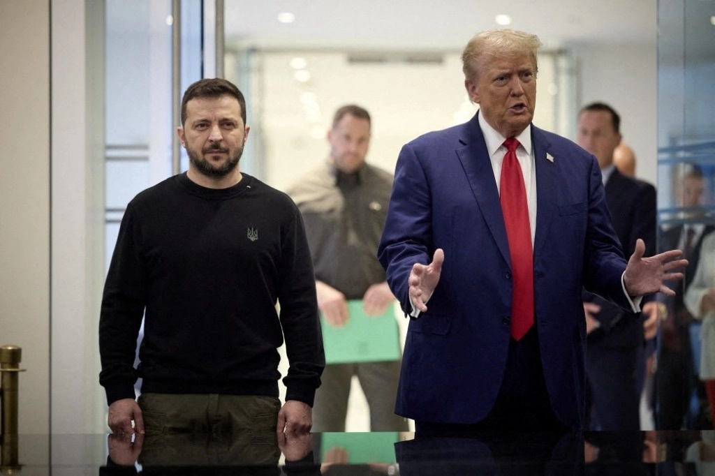 Volodymir Zelensky, presidente de Ucrania y el candidato presidencial republicano, Donald Trump, se reunieron el 27 de septiembre en NY. Foto Afp