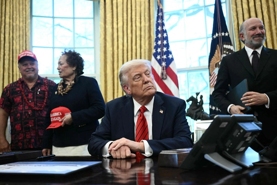 El presidente Donald Trump y el secretario de Comercio, Howard Lutnick (derecha), en la Casa Blanca.
