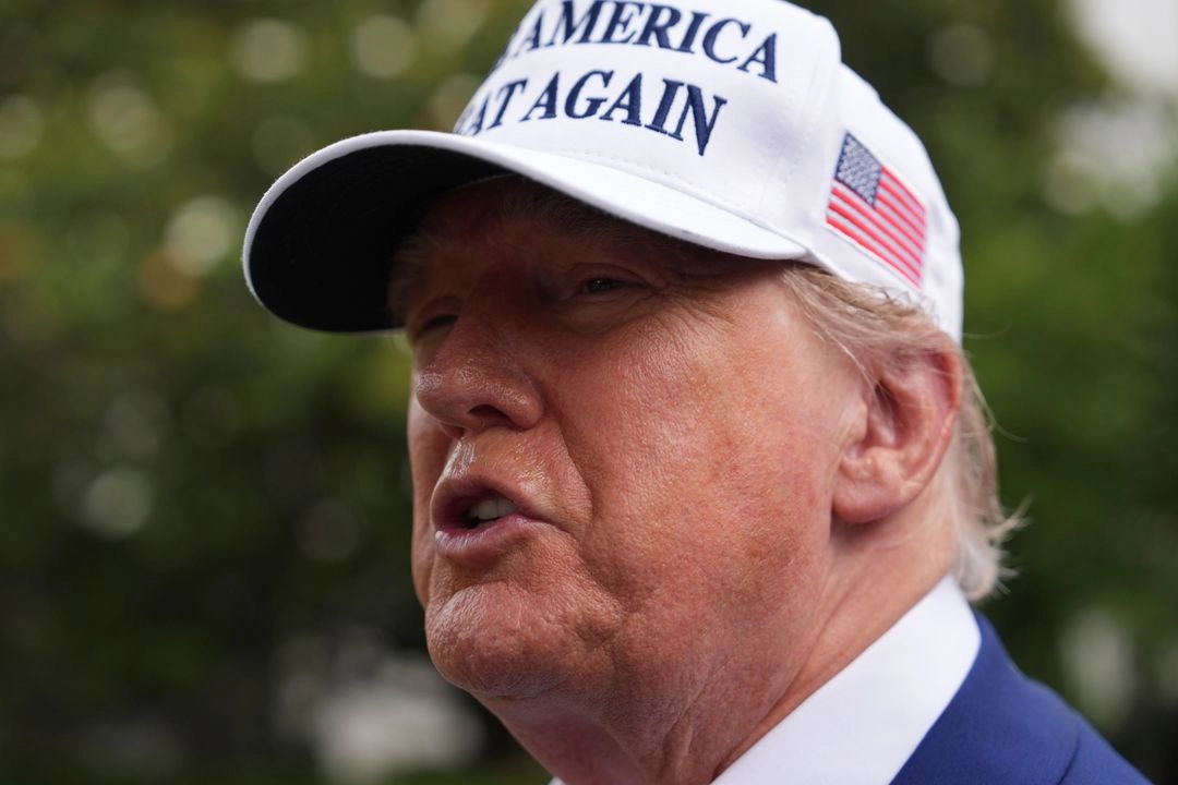 Trump afirmó que Irán había propuesto mantener conversaciones en la Casa Blanca, pero no dio más detalles. Describió a Irán como totalmente indefenso, sin defensa aérea alguna. Imagen del 18 de junio de 2025. Foto 