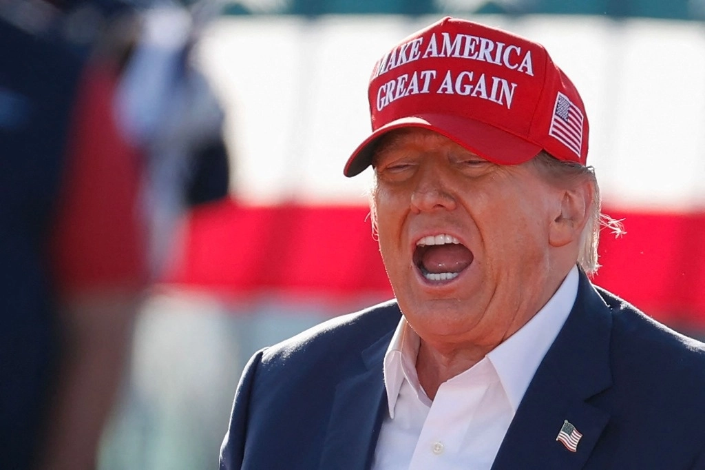El magnate Donald Trump, que a sus 77 años busca volver a la Casa Blanca en los comicios de noviembre, había solicitado depositar una fianza de 100 millones, pero el juez lo rechazó el pasado 28 de febrero. Foto Afp 