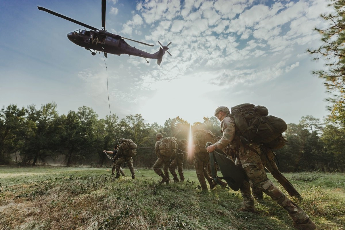  Dos funcionarios estadunidenses comentaron que se dio inicio a las primeras etapas del entrenamiento para una misión que contempla incursiones vía terrestre en territorio mexicano. 