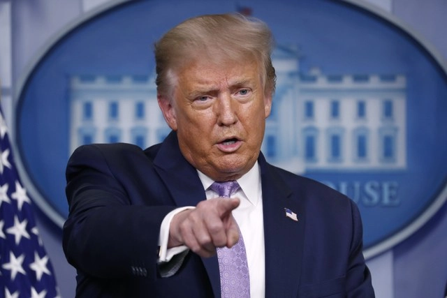 El presidente de EU, Donald Trump, dijo que es posible que el país obtenga una vacuna contra el coronavirus antes de las elecciones del 3 de noviembre. Foto Ap