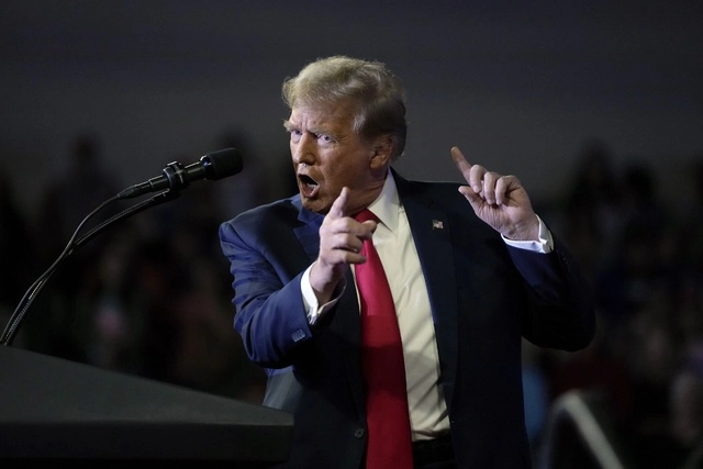 El próximo 25 de marzo iniciará el juicio de uno de los cuatro procesos que enfrenta el ex presidente Donald Trump. Foto Ap