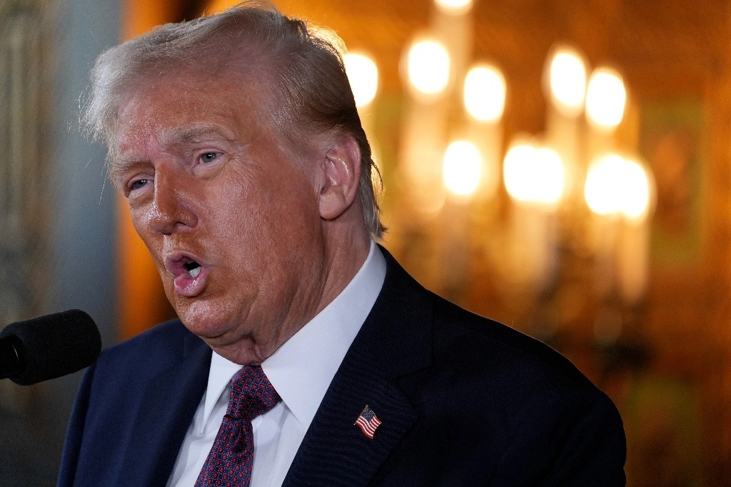 En una rueda de prensa, en la que se le preguntó si podía asegurar al mundo que no recurriría a la coerción militar o económica para tratar de hacerse con el control de esas zonas, Trump respondió: “No, no puedo asegurártelo en ninguno de esos dos, pero puedo decir esto, los necesitamos para seguridad económica”. Foto Ap