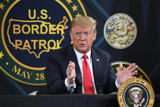 El presidente Donald Trump durante una conferencia de prensa en la Estación de Yuma de la Patrulla Fronteriza en Arizona. Foto Afp 