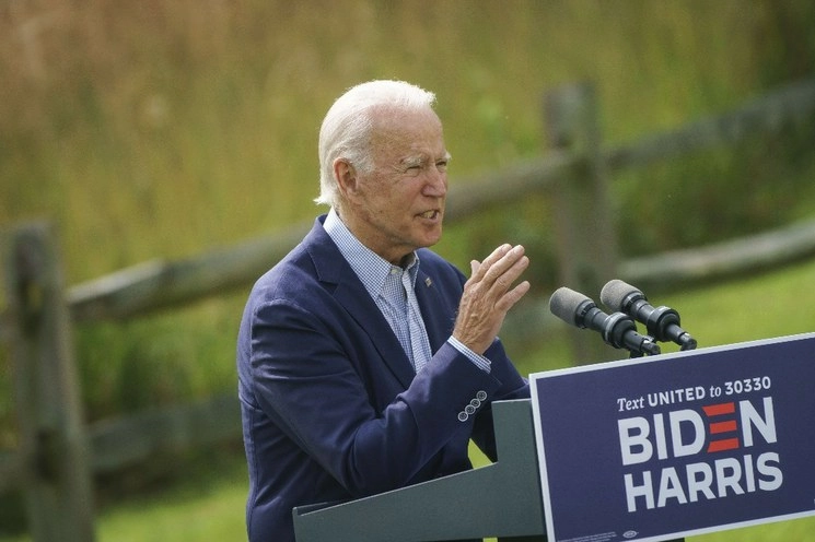 El candidato presidencial demócrata Joe Biden habla sobre el cambio climático y los incendios forestales en la costa oeste. Foto Afp