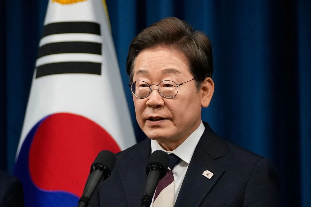El presidente de Corea del Sur, Lee Jae-myung, habla durante una conferencia de prensa en la oficina presidencial en Seúl el 4 de junio de 2025.