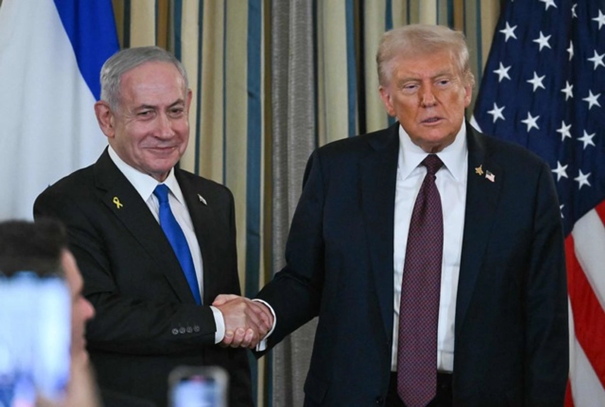 Los mandatarios Benjamín Netanyahu y Donald Trump mantuvieron una llamada telefónica emotiva y cálida, así lo describieron en sus redes sociales. En la imagen, ambos mandatarios durante una reunión en Washington el pasado 29 de septiembre. Foto 