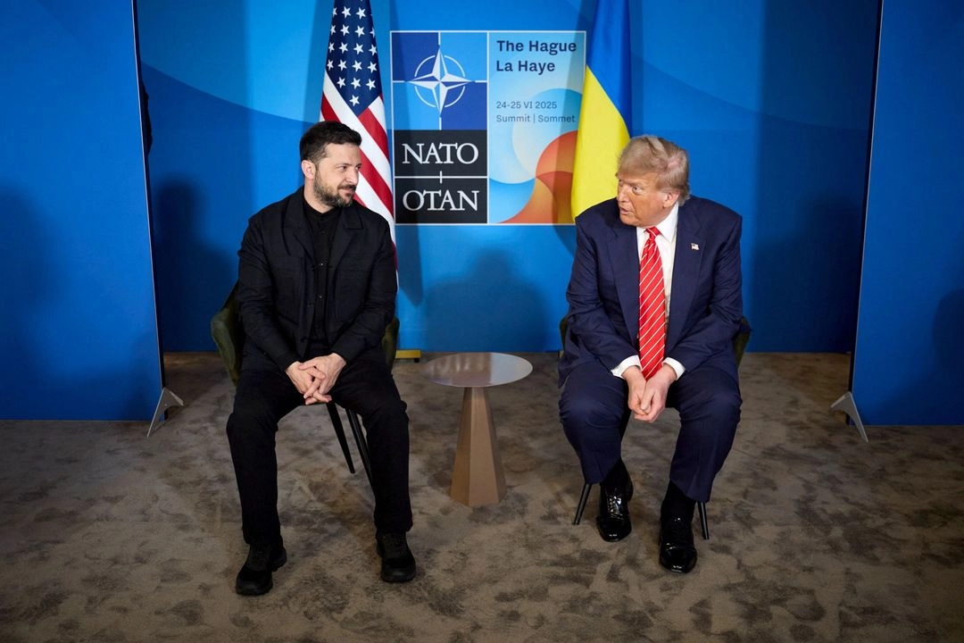 El presidente de Ucrania, Volodymir Zelensky, se reúne con el mandatario de Estados Unidos, Donald Trump, en el marco de la cumbre de la Organización del Tratado del Atlántico Norte (OTAN) en La Haya, Países Bajos. Foto   