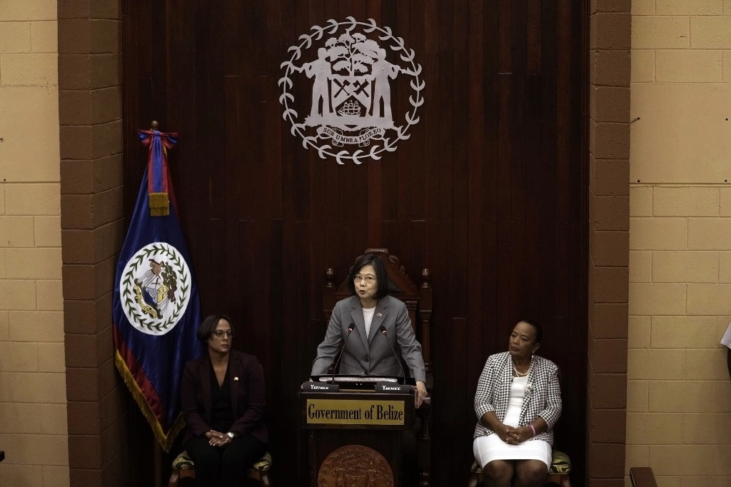 Tsai Ing-wen durante su discurso en la Asamblea Nacional de Belice, junto a Guatemala son las únicas naciones de AC con quienes Taipéi mantiene relaciones diplomáticas. Foto Ap 