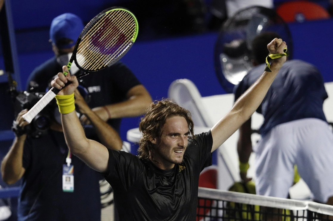 El griego, Stefanos Tsitsipas festejando su triunfo. Foto Ap