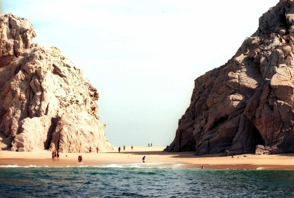 La ocupación hotelera en Baja California Sur cerrará el fin de año a tope, con los aforos permitidos por las autoridades sanitarias. Foto Cuartoscuro /archivo