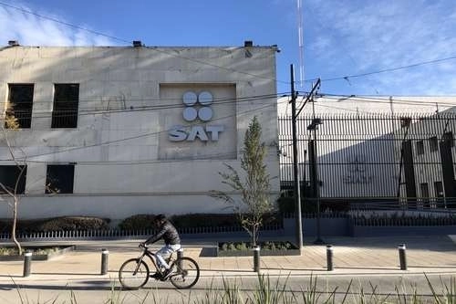 Oficinas del SAT en la Ciudad de México. Foto Luis Castillo / Archivo