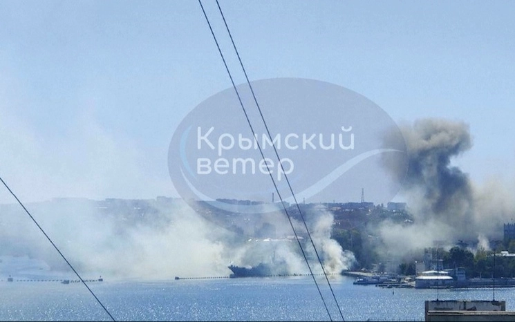 El ataque ucranio causó destrozos en el cuartel general de la Flota del mar Negro, en el puerto de Sebastopol. Foto Ap