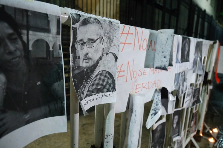 Protesta frente a la Secretaría de Gobernación en contra del asesinato de Luis Martín Sánchez, corresponsal en Nayarit de ‘La Jornada’. Foto Cristina Rodríguez 