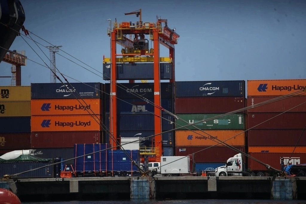 Contenedores a su arribo al puerto de Manzanillo, Colima. Foto ‘La Jornada’ / Archivo