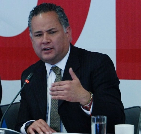 Santiago Nieto Castillo, titular de la Unidad de Inteligencia Financiera. Foto Roberto García Ortiz / Archivo