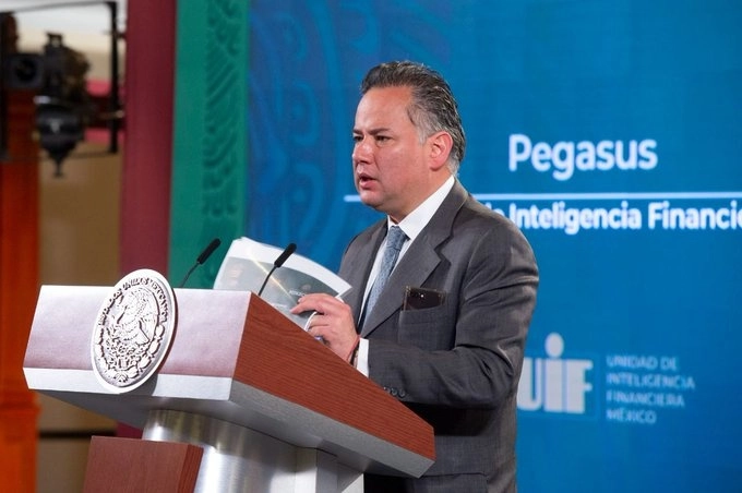 Santiago Nieto durante la mañanera donde se dio a conocer la red de espionaje. Foto Presidencia