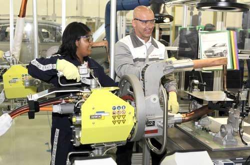 La producción industrial, seriamente afectada en todo el país por las medidas instrumentadas tras el brote de Covid-19. Foto Notimex
