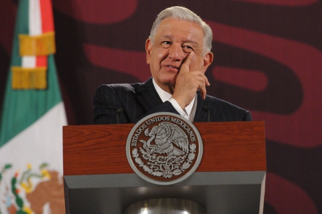 AMLO’s last report will be in the Zócalo;  announces health tour