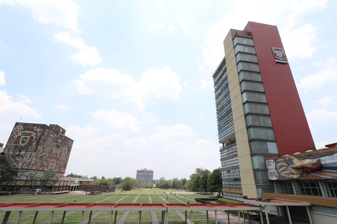 La Biblioteca Central y el edificio de Rectoría en Ciudad Universitaria. Foto Roberto García Ortiz / Archivo