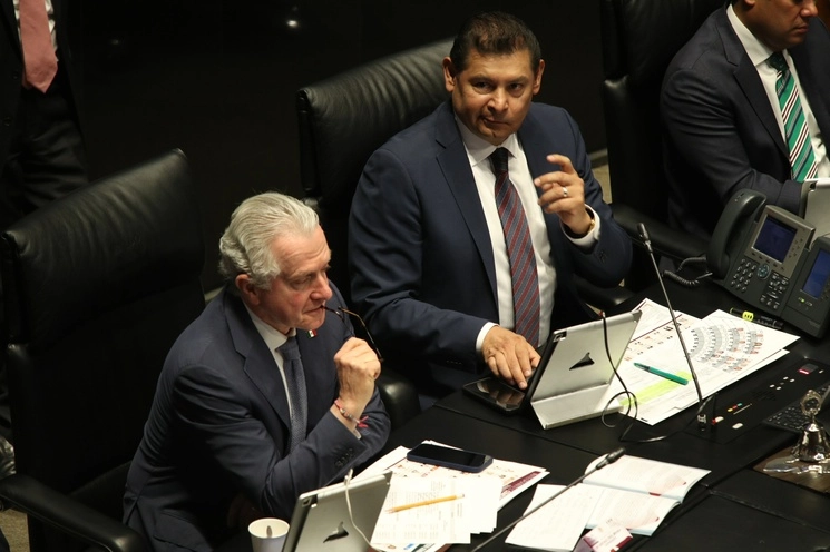 Los presidentes de la Cámara de Diputados y del Senado, el panista Santiago Creel y el morenista Alejandro Armenta, el 9 de mayo de 2023. Foto María Luisa Severiano 