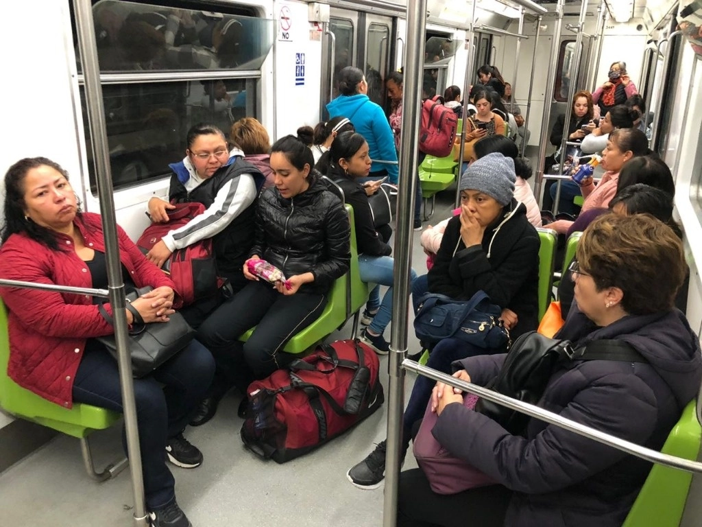 Según la OIT, en México 58 por ciento de las personas en situación de vulnerabilidad laboral son mujeres. Foto María Luisa Severiano / Archivo