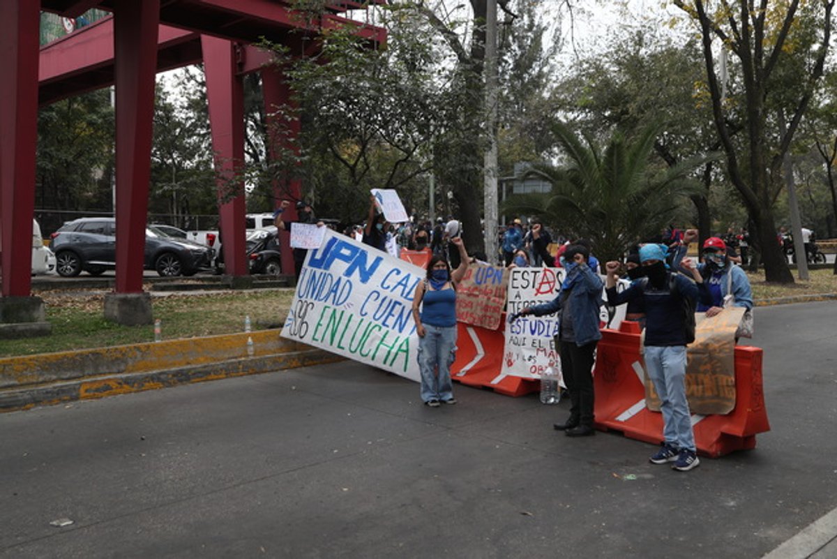 Marcela Santillán Nieto Y Marcelino Guerra Mendoza*