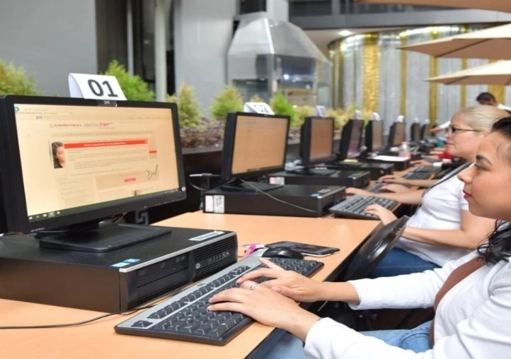 Unas 225 de las 288 instituciones federales registradas en la plataforma DeclaraNet llegaron al 100 por ciento de cumplimiento, entre ellas Infonacot y la Guardia Nacional, se informó. Foto tomada del sitio https://declaracion.declaranet.gob.mx / Archivo 