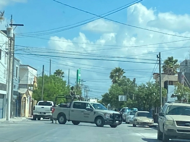El enfrentamiento se extendió al fraccionamiento Valle de los Reyes, en Matamoros, donde un helicóptero realiza sobrevuelos, el 4 de septiembre de 2023. Foto 'La Jornada'