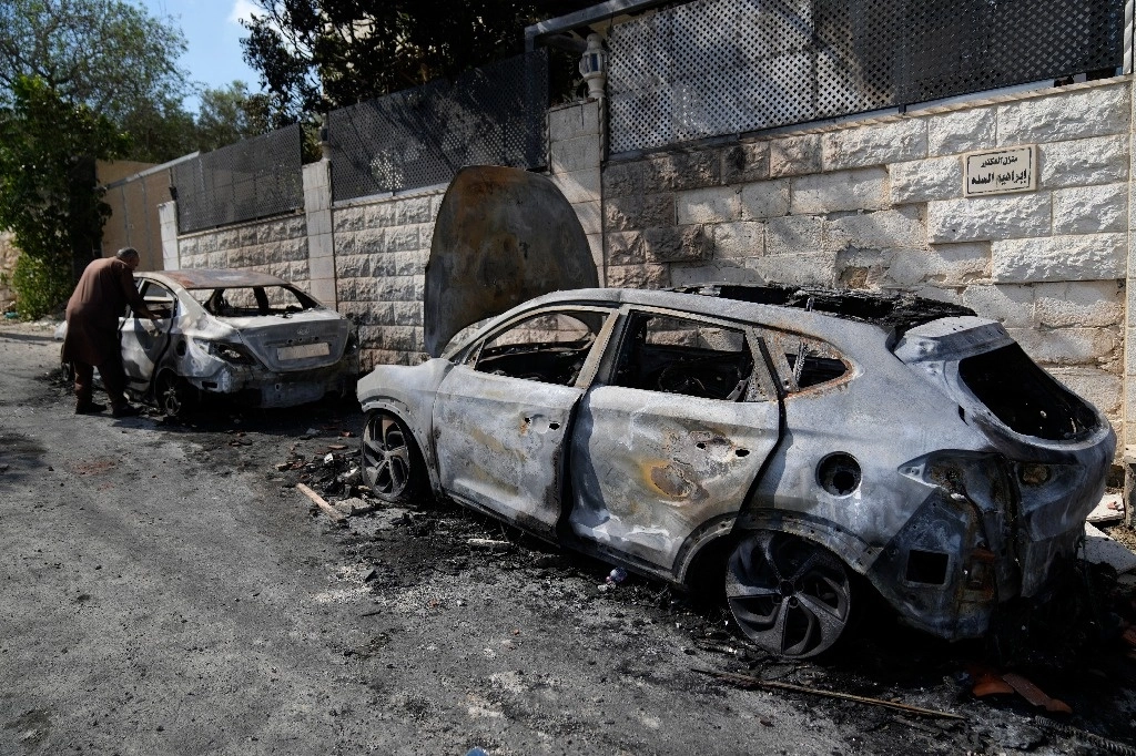 Colonos israelíes en Cisjordania atacaron el poblado de Jit; murió un palestino y varios resultaron heridos. Foto Ap 
