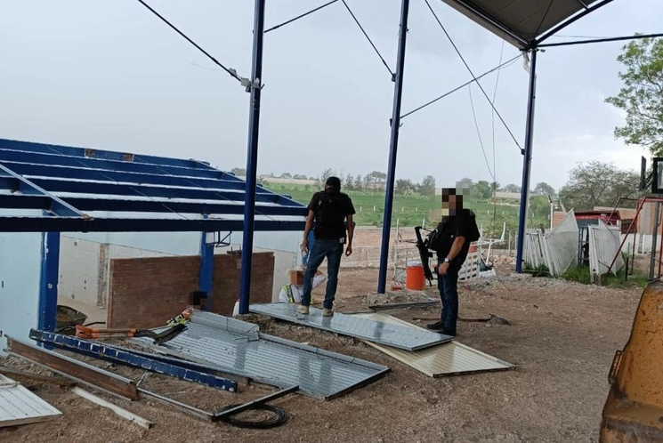 Personal de la FGE de Jalisco realizan labores de campo para localizar a cuatro mujeres desaparecidas en el municipio de Encarnación de Díaz. Foto Tomada del X @FiscaliaJal