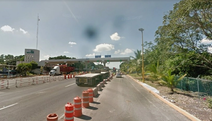 El tráiler se quedó sin frenos cuando cruzaba la Plaza de Cobro 116, en el municipio de Cuitláhuac, Veracruz. Foto tomada de Google Street View / Archivo