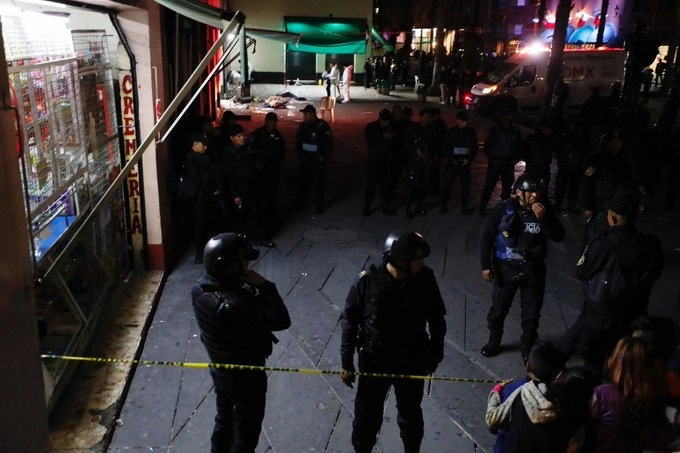 Imagen de archivo de un homicidio en la plaza Garibaldi. Foto La Jornada