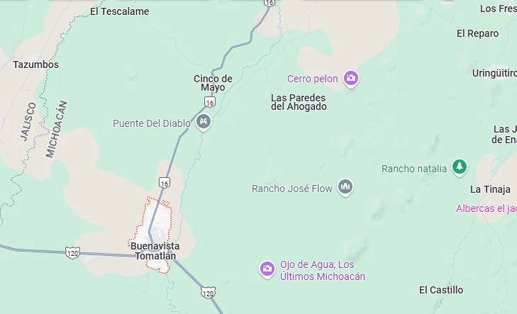 Los agresores arribaron a la caseta de policía número 2, que se encuentra a la salida de Tepalcatepec, donde se ubica el panteón municipal, y comenzaron a disparar en contra de los uniformados que se encontraban de guardia. Imagen tomada de https://www.google.com/maps/place/