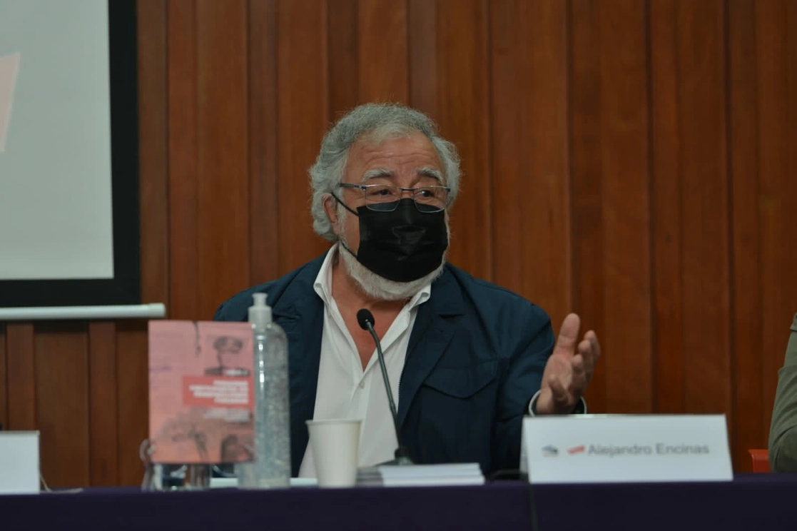 El subsecretario de Derechos Humanos, Población y Migración de la Secretaría de Gobernación, Alejandro Encinas, durante la presentación del informede la Comverdad sobre la guerra sucia en Guerrero. Foto tomada de @A_Encinas_R
