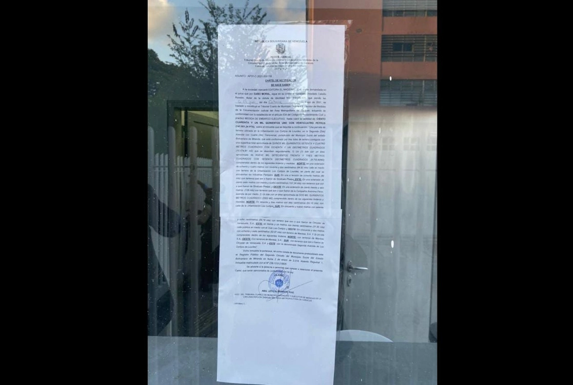 A través de Twitter, el vicepresidente del PSUV informó que los tribunales “han ejecutado las medidas de fijación de carteles y notificación de embargo ejecutivo” al diario ‘El Nacional’. Foto tomada dell Twitter @dcabellor 