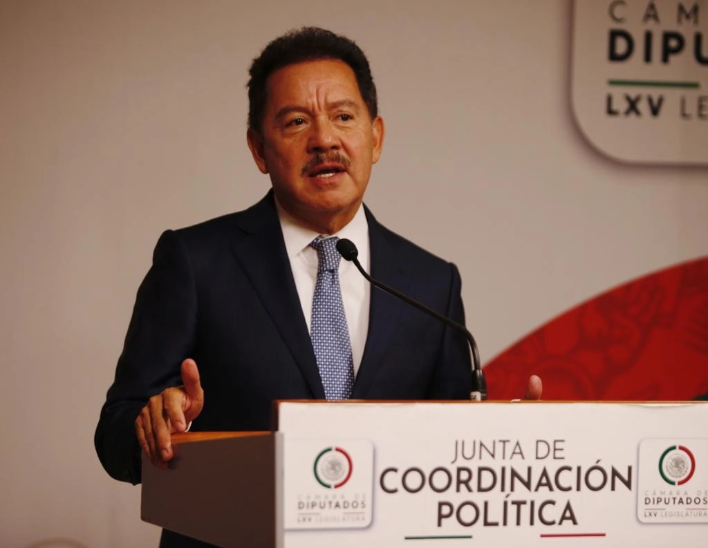 El coordinador de Morena en San Lázaro, Ignacio Mier, durante una conferencia de prensa, en octubre pasado. Foto Guillermo Sologuren 