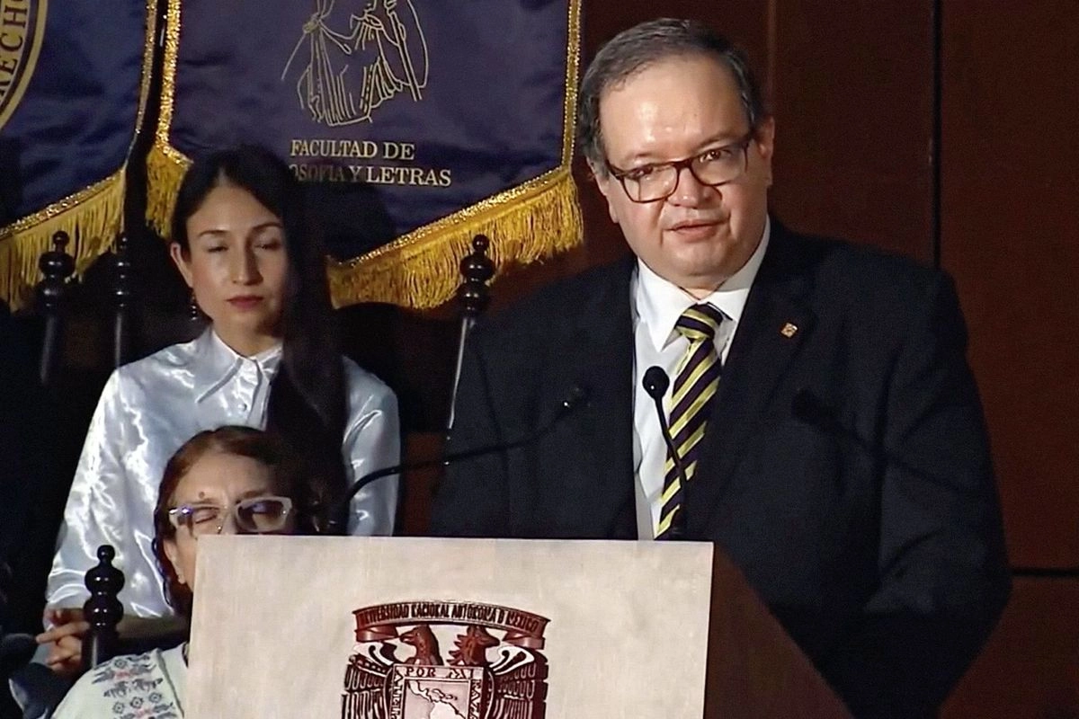 El rector Leonardo Lomelí dio la bienvenida a los más 84 mil estudiantes de nuevo ingreso a educación superior y a media superior en la máxima casa de estudios en el periodo escolar 2025-2026.